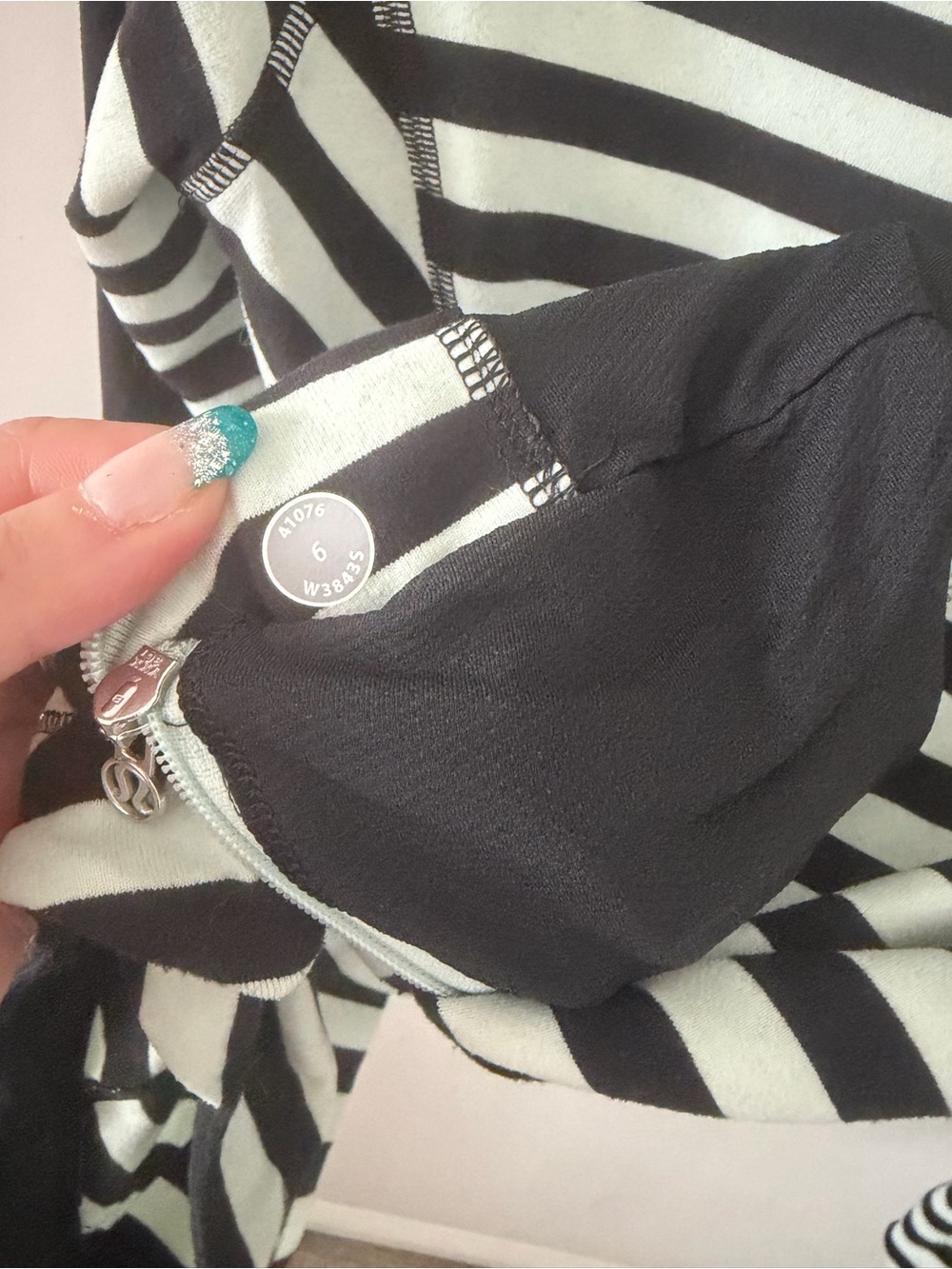 Striped Long-Sleeve lululemon athletica Top - Black & Mint - Picture 4 of 5